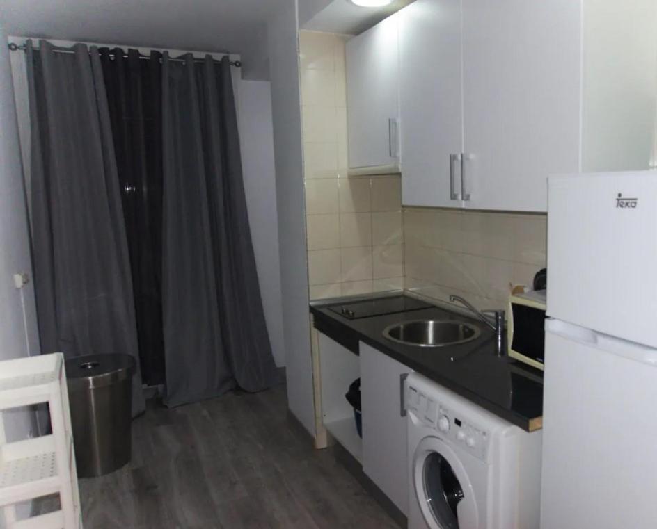 Estudio En Plaza Vara Del Rey Madrid Bagian luar foto