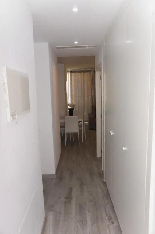 Estudio En Plaza Vara Del Rey Madrid Bagian luar foto