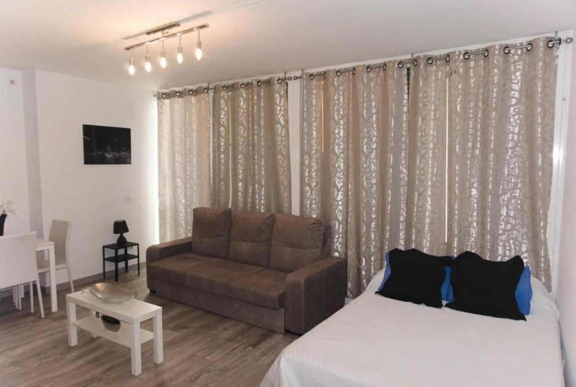Estudio En Plaza Vara Del Rey Madrid Bagian luar foto
